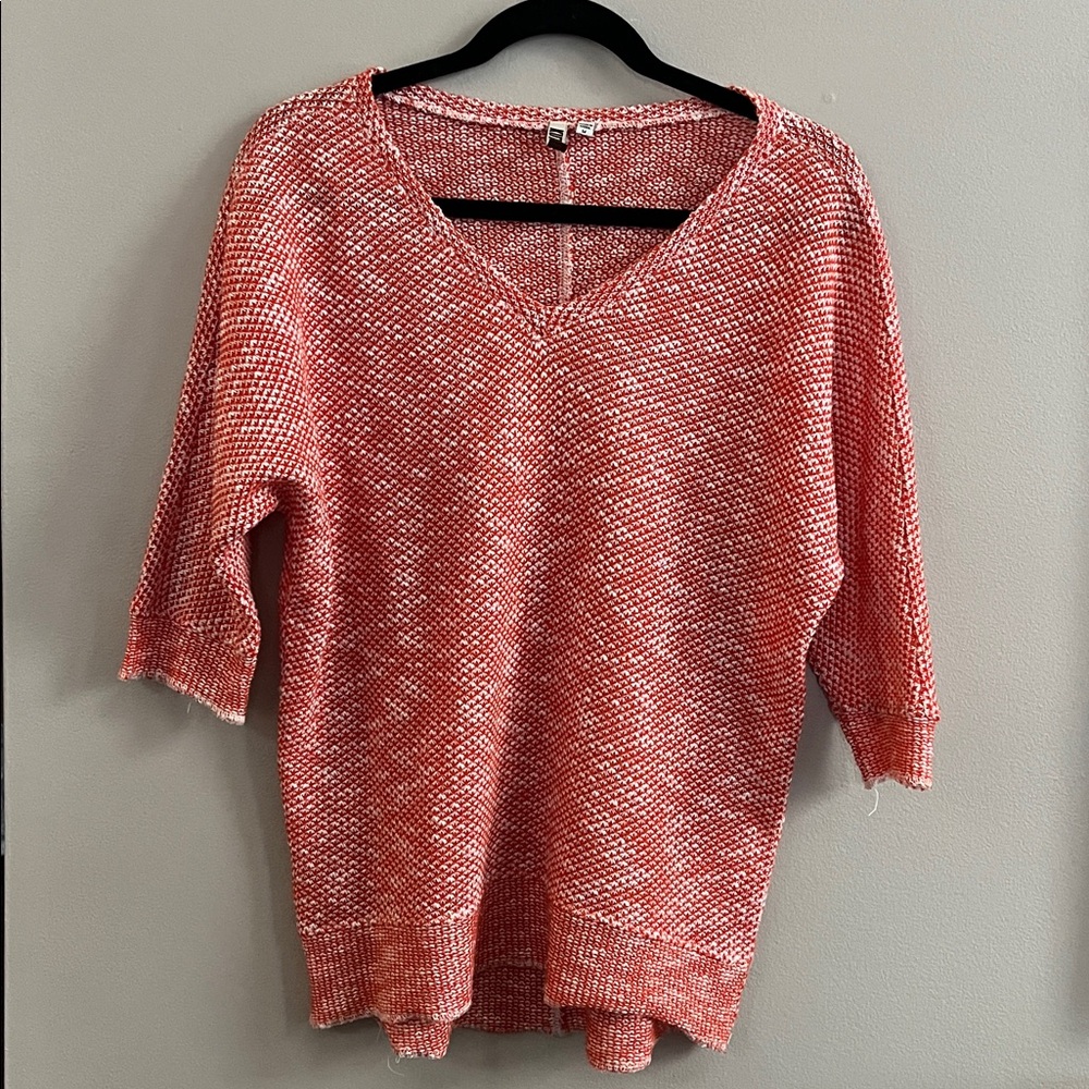 Kut from the Kloth orange & white short sleeved V-Neck lightweight knit Sweater